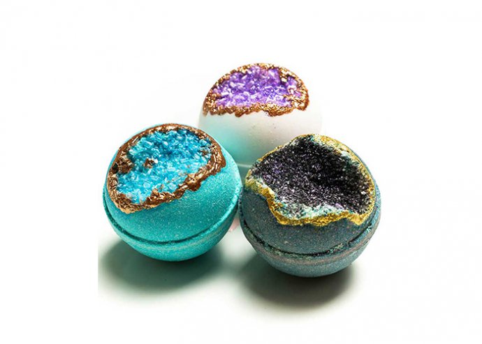 Fürdőbomba készítés otthon: Készíts saját izgalmas fürdőbombákat!