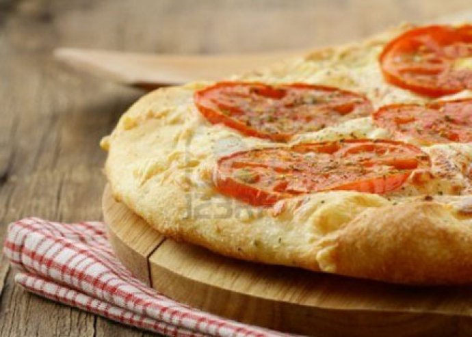 2 pizza a Mytos Görög Ételbárban