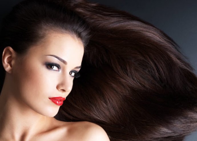 Női hajvágás, szárítás, hajsütés vagy vasalás közép hosszú hajig