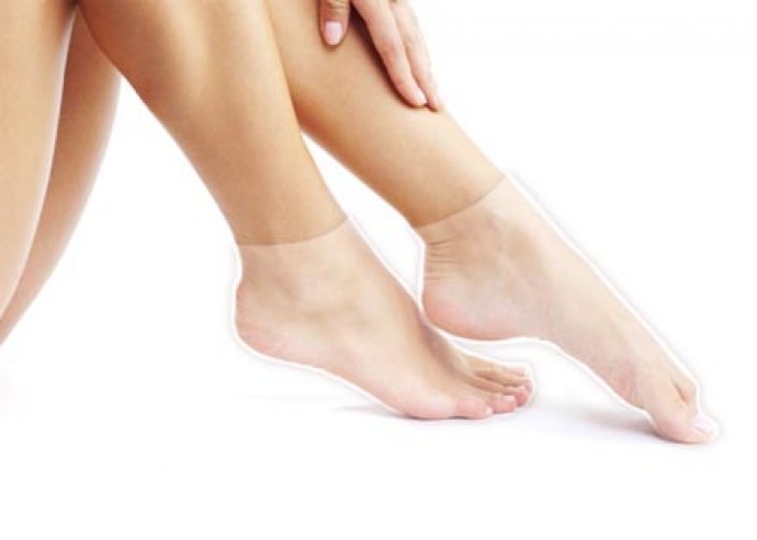 Bőrkeményedés elleni lábmaszk, 2 pár hámlasztó zoknival, a sima és hidratált lábakért