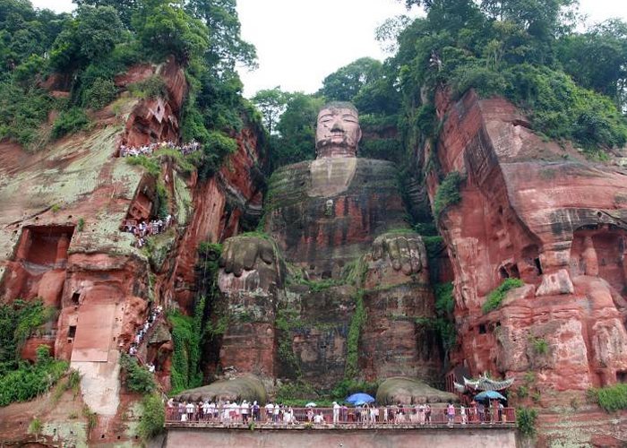 Körutazás Dél-Kínában és Tibetben, 11 éjszaka szállás 3-4*-os szállodákban félpanzióval, helyi buszos és repülős közlekedéssel, programokkal, belépőkkel, idegenvezetéssel
