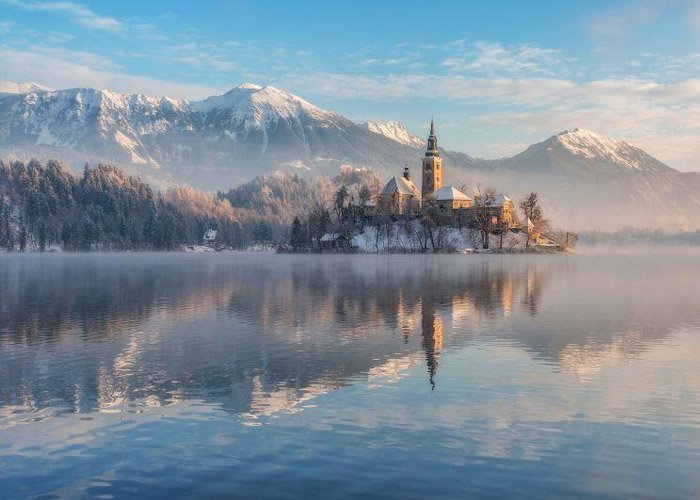 4 napos karácsonyi körutazás Szlovéniában, busszal, 4*-os szállással, félpanzióval, idegenvezetéssel – Bledi-tó, Adriai-tenger, Postojna és adventi vásár