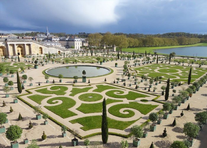 Látogatás Párizsban és a Loire-völgyi kastélyokban, busszal, 6 éjszaka szállással, reggelivel, idegenvezetéssel
