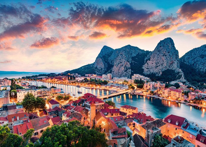 Nyaralás az Adrián, Dalmáciában, buszos utazással, 6 éjszaka 3*-os szállással, félpenzióval, programokkal, idegenvezetéssel
