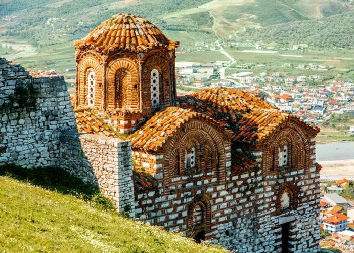 5 napos körutazás Albániában, a sasok földjén, repülőjeggyel, illetékkel, reggelivel, 4*-os szállásokkal, idegenvezetéssel