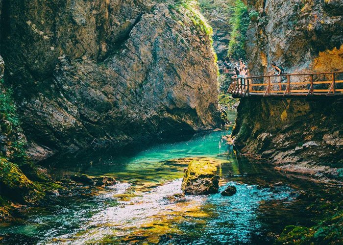 Túrázás a Vintgár-szurdokban és séta a Bledi-tó partján – 1 napos buszos utazás
