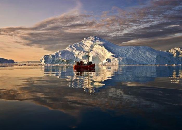 Hajós utazás Grönlandnál, kalandozás a sarkvidéken, repülőjeggyel, illetékkel, reggelivel, idegenvezetéssel
