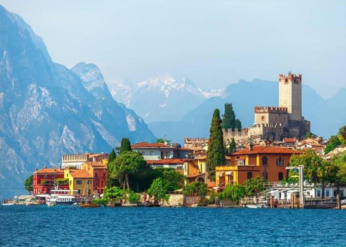 4 napos körutazás a Garda-tónál, busszal, reggelivel, 4*-os szállással, idegenvezetéssel
