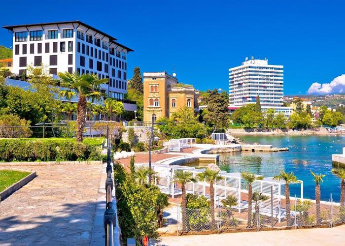 5 napos horvát nyaralás programokkal az Adrián, busszal, félpanzióval, idegenvezetéssel
