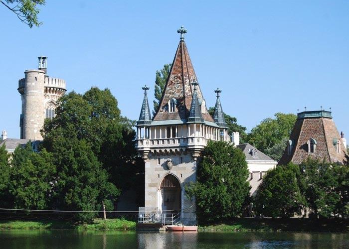 Séta a bécsi erdőben és az osztrák Dunakanyarnál, 4 nap reggelivel, 4*-os szállással, buszos utazással, idegenvezetéssel
