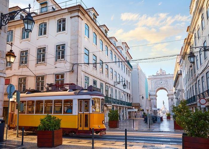 8 napos körutazás Portugáliában, repülőjeggyel, illetékkel, helyi buszos utazással, reggelivel, programokkal, idegenvezetéssel
