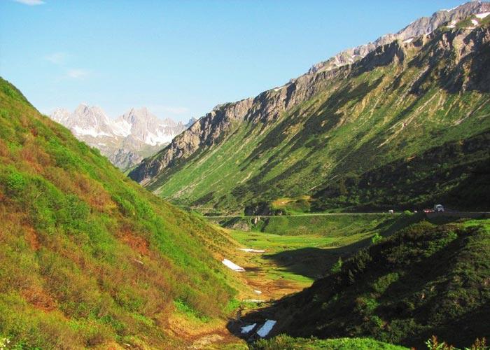 8 napos kirándulás Svájcban és az észak-olasz tóvidéken, buszos utazással, reggelivel, programokkal és idegenvezetéssel
