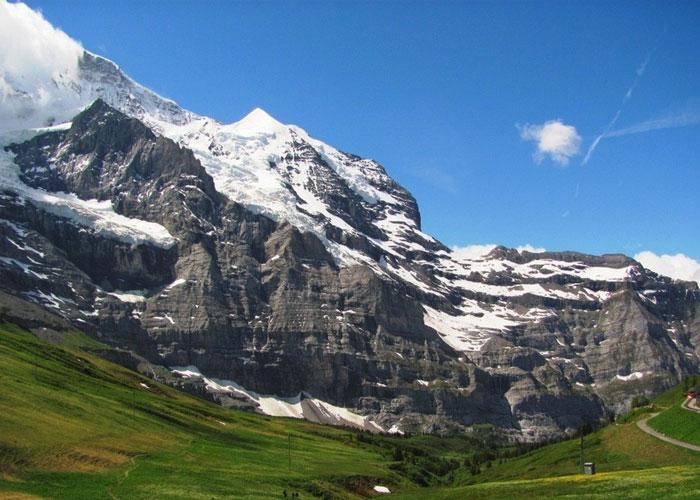 6 napos kirándulás az Alpokban, Svájcban, reggelivel, buszos utazással, idegenvezetéssel és programokkal
