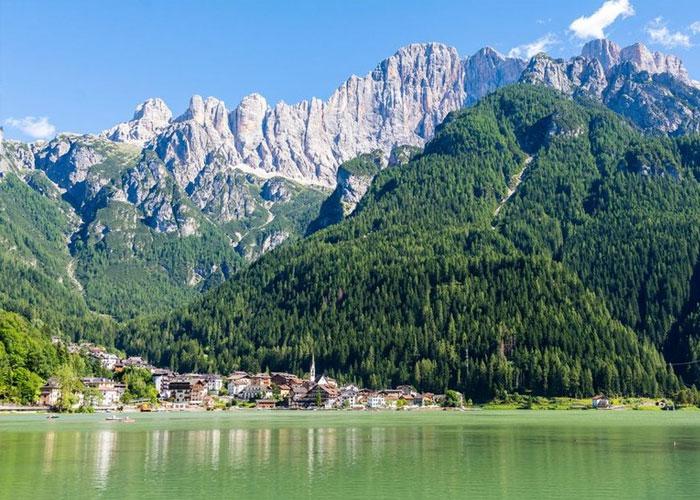 4 napos kirándulás a Bellunói-Dolomitokban, buszos utazással, reggelivel, programokkal, idegenvezetéssel, fakultatív velencei városnézéssel
