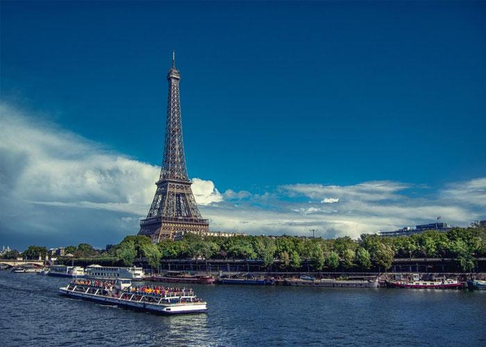 Párizsi városnézés Disneylanddel részére, 5 éjszaka szállás reggelivel, buszos utazással, idegenvezetéssel, Húsvétkor is
