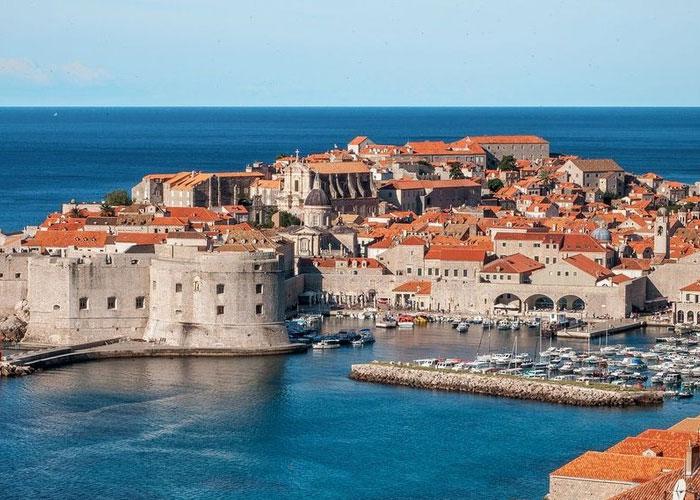 8 napos nyaralás Horvátországban, Dalmáciában, Biograd na Moruban, buszos utazással, 4*-os szállással, félpanzióval, programokkal, idegenvezetéssel
