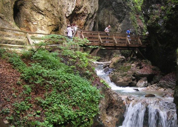 8 napos kirándulás Tirolban, a Dolomitokban, Münchenben és bajor kastélyokhoz, reggelivel, buszos utazással, idegenvezetéssel

