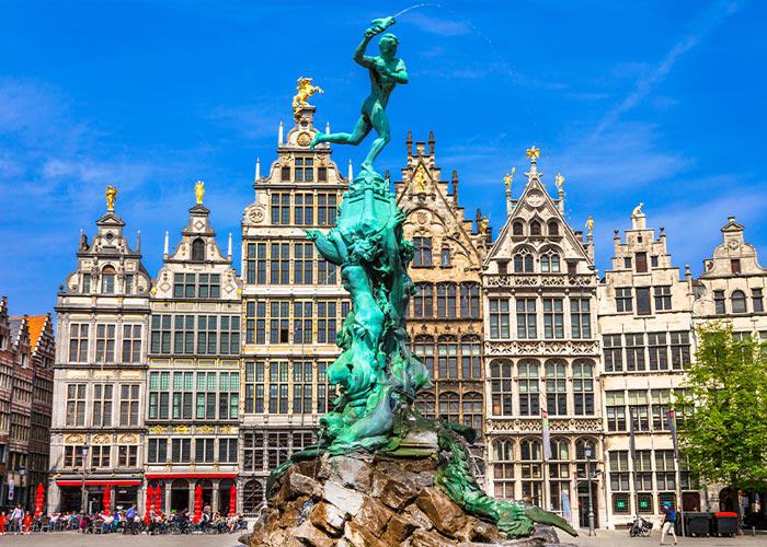 3 napos kiruccanás Belgiumba, repülőjeggyel, illetékkel, reggelivel, 3*-os szállással, idegenvezetéssel
