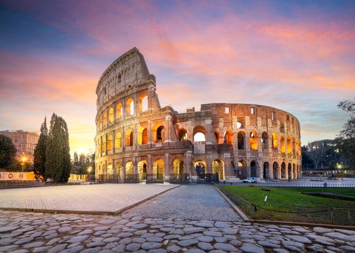 4 napos nyárbúcsúztató városnézés Rómában, repülőjeggyel, illetékkel, reggelivel, 3*-os szállással
