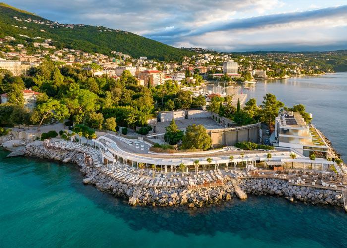 Nyaralás az Adriai-tengernél, a Kvarner-öbölben, buszos utazással, félpanzióval, fakultatív programmal
