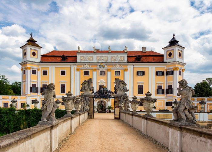 2 napos látogatás morvaországi kastélyokhoz, busszal, reggelivel, 3*-os szállással
