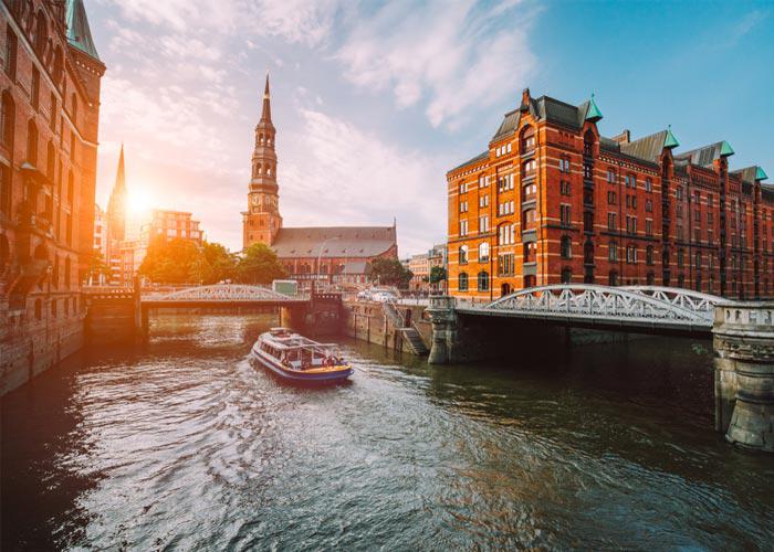 Hajózás északi tengereken Hamburgtól Malmőig, buszos utazással, 3 éjszaka 3*-os szállással és 2 éjszakával a hajón, 5 reggelivel és 2 vacsorával

