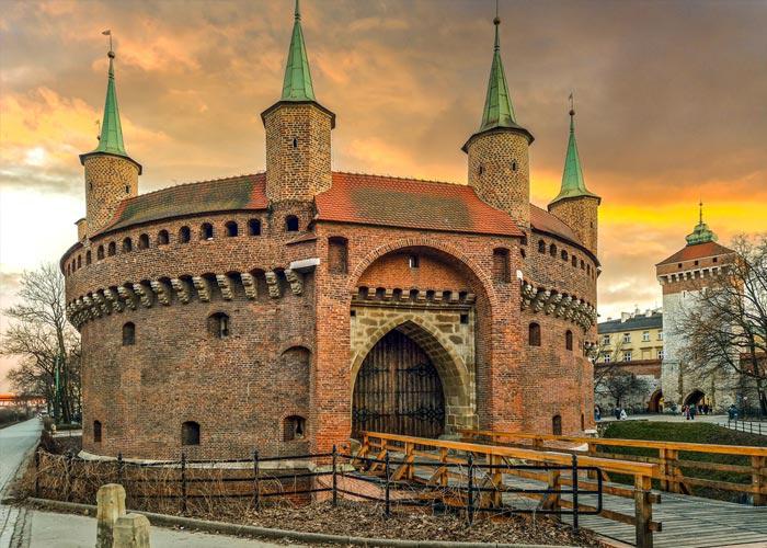 4 napos lengyelországi körutazás Krakkó, Wieliczka és Zakopane érintésével, busszal, reggelivel, 3*-os szállással, idegenvezetéssel
