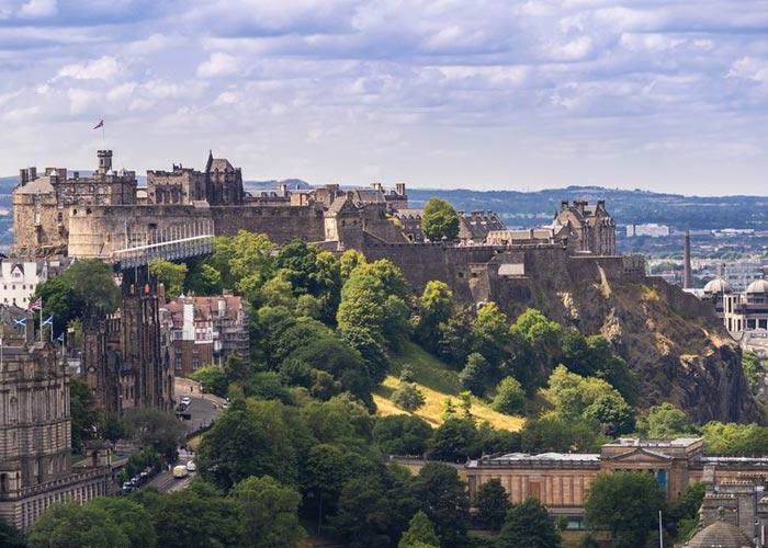 8 napos körutazás&nbsp;Skóciában, repülőjeggyel, illetékkel, helyi buszos utazásokkal, félpanzióval, idegenvezetéssel – Edinburgh, Skót felföld, Glasgow, Skye-sziget
