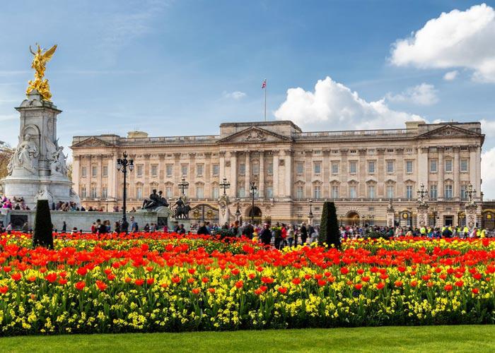 Nagy angliai körutazás walesi várak érintésével, buszos utazással, reggelivel, kompátkeléssel, programokkal, idegenvezetéssel – vár London, Liverpool, Dover sziklái és Oxford
