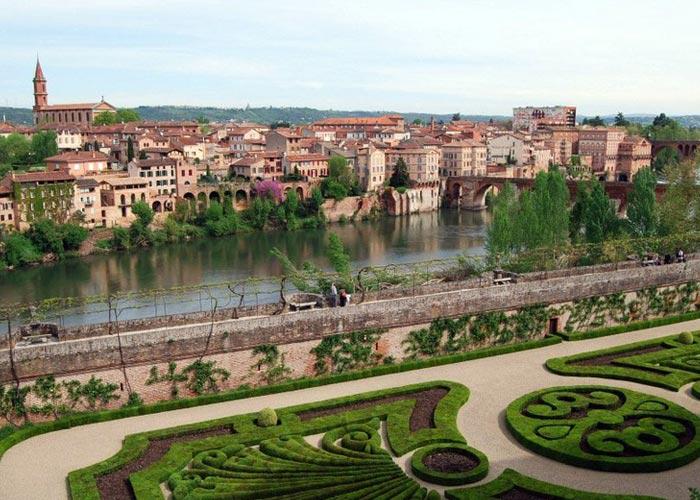 9 napos körutazás&nbsp;Dél-Nyugat-Franciaországban, repülőjeggyel, illetékkel, helyi buszos utazásokkal, reggelivel, idegenvezetéssel – Lourdes, sétahajózás és középkori kastélyok
