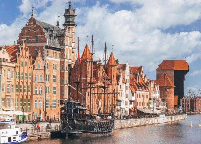 8 napos körutazás Észak-Lengyelországban, Varsótól a Balti-tengerig, repülőjeggyel, illetékkel, reggelivel, idegenvezetéssel
