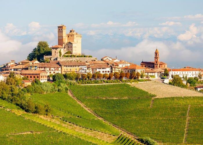 10 napos olasz körutazás Piemont és Aosta érintésével, busszal, félpanzióval, programokkal, idegenvezetéssel
