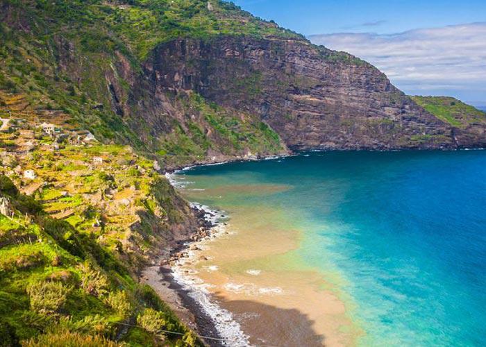 8 napos kirándulás Madeirán, repülőjeggyel, illetékkel, reggelivel, 2 ebéddel, 1 vacsorával
