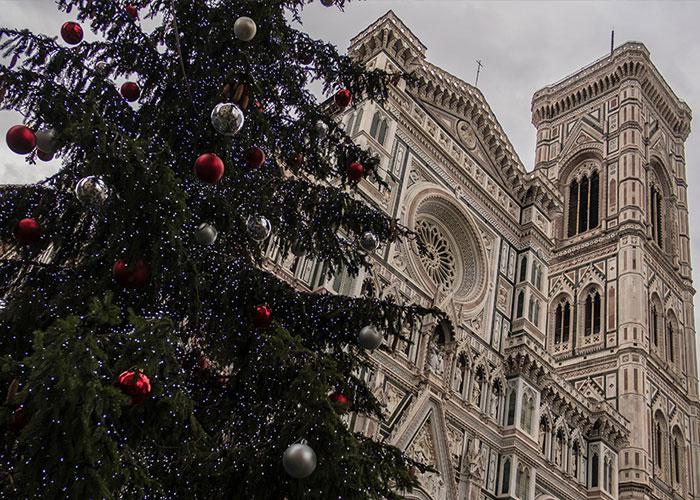 3 napos adventi körutazás Olaszországban, Firenze, Lucca és Pisa érintésével, repülőjeggyel, illetékkel, reggelivel, 4*-os szállásokkal, idegenvezetéssel
