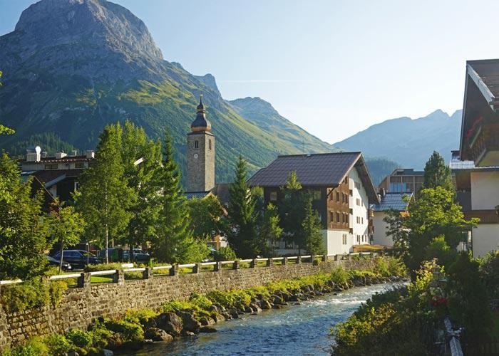 4 napos csillagtúra Tirolban, buszos utazással, 3*-os szállással, reggelivel – vár Salzkammergut, Vaduz, Nordkette és mesés alpesi tájak
