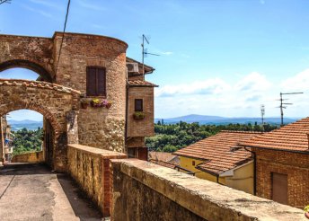 5 nap Toszkánában, busszal, reggelivel, idegenvezetéssel, programokkal – Cortona, Arezzo, Chianciano Terme és további középkori kisvárosok
