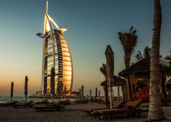 7 napos körutazás Dubajban és Abu Dhabiban, 4*-os szállással, reggelivel, programokkal, belépőkkel, idegenvezetéssel – luxus, csillogás és hagyományos bazárok, piacok
