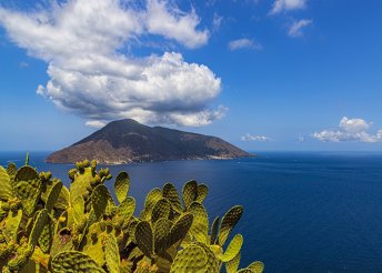 Kirándulás a Keresztapa nyomában a Lipari-szigeteken és Kelet-Szicíliában, repülőjeggyel, illetékkel, reggelivel, hajójeggyel, programokkal, idegenvezetéssel
