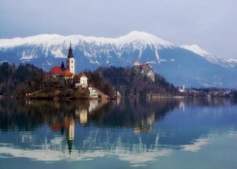 4 napos kirándulás Szlovéniában, busszal, reggelivel, 3*-os szállással – vár a Bledi-tó, a Vintgar-szurdok, Postojna és az Adria
