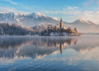 4 napos karácsonyi körutazás Szlovéniában, busszal, 4*-os szállással, félpanzióval, idegenvezetéssel – Bledi-tó, Adriai-tenger, Postojna és adventi vásár
