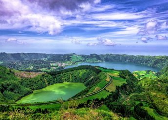 8 napos körutazás az Azori-szigeteken, repülőjeggyel, illetékkel, reggelivel, 3 ebéddel, 4*-os szállással, idegenvezetéssel
