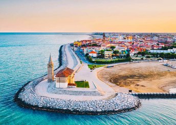 1 napos strandolás az Adriai-tenger partján, Caorléban, buszos utazással
