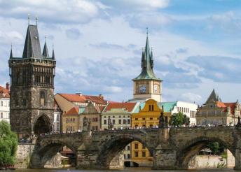 4 napos körutazás Csehországban, busszal, reggelivel, idegenvezetéssel – vár Prága, Bruno, Karlovy Vary és Cesky Krumlov
