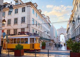 8 napos körutazás Portugáliában, repülőjeggyel, illetékkel, helyi buszos utazással, reggelivel, programokkal, idegenvezetéssel

