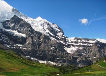 6 napos kirándulás az Alpokban, Svájcban, reggelivel, buszos utazással, idegenvezetéssel és programokkal
