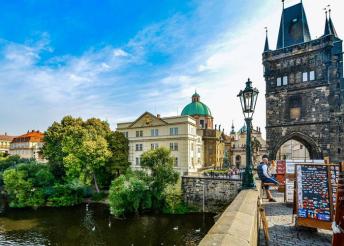 4 napos városnézés Prágában, Karlovy Vary-ban, Pozsonyban és Bécsben, reggelivel, buszos utazással, idegenvezetéssel
