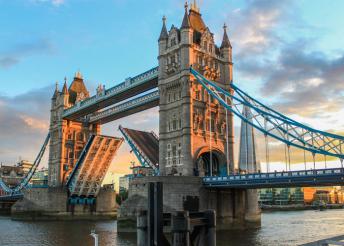 Kirándulás Londonban és környékén, buszos utazással, kompátkeléssel, reggelivel, programokkal, idegenvezetéssel – Oxford, Stonehenge, Windsor, Dover sziklái
