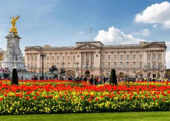 Nagy angliai körutazás walesi várak érintésével, buszos utazással, reggelivel, kompátkeléssel, programokkal, idegenvezetéssel – vár London, Liverpool, Dover sziklái és Oxford
