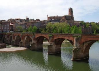 11 napos kirándulás&nbsp;Délnyugat-Franciaországban, a középkor szerelmeseinek, buszos utazással, reggelivel, programokkal, idegenvezetéssel
