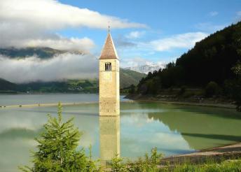 7 napos kirándulás Dél-Tirolban, a Dolomitoknál, buszos utazással, félpanzióval, programokkal, idegenvezetéssel, az Alpok szerelmeseinek
